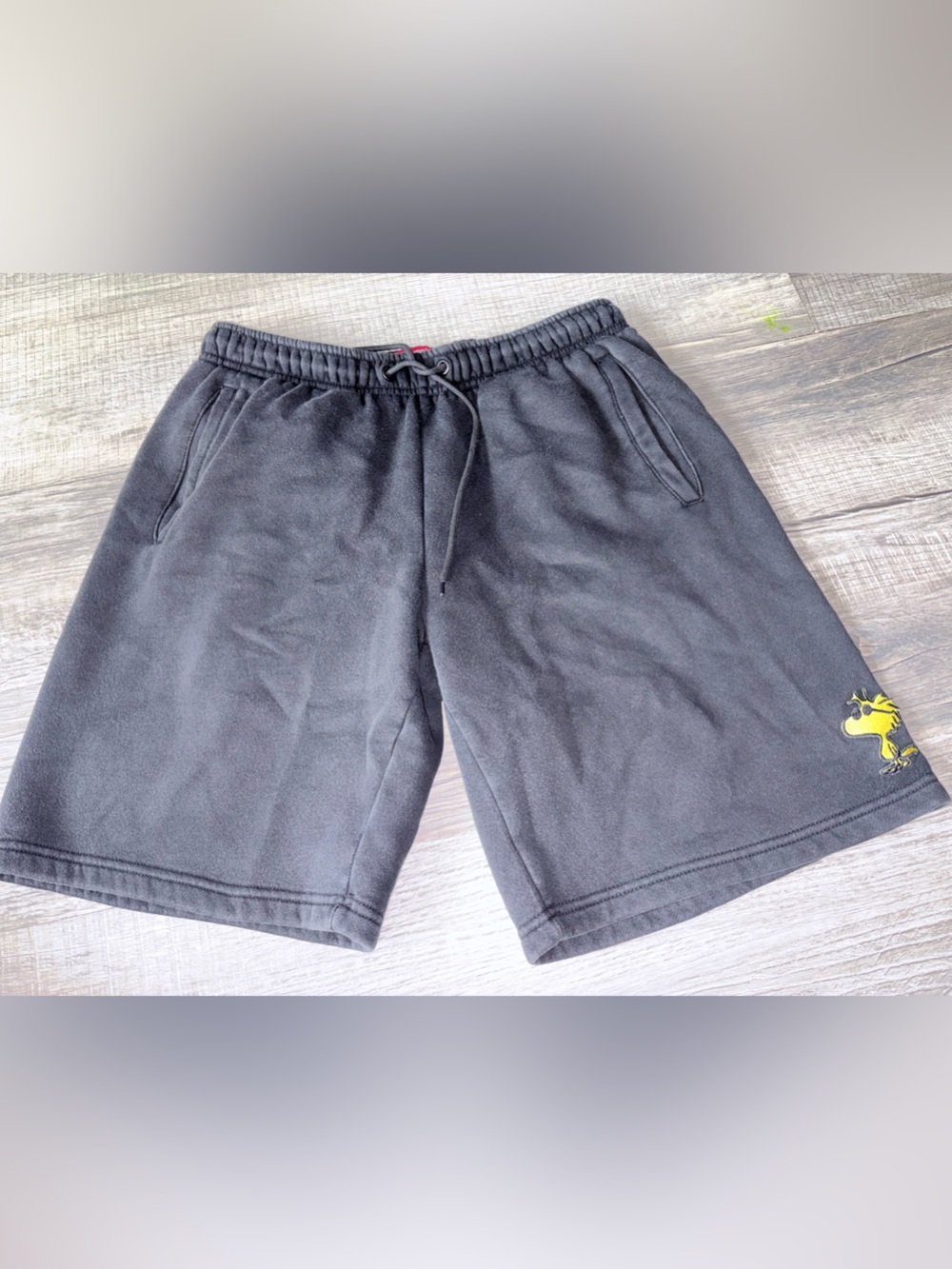 Peanuts Men’s Medium Black Sweat Shorts With Woodstock